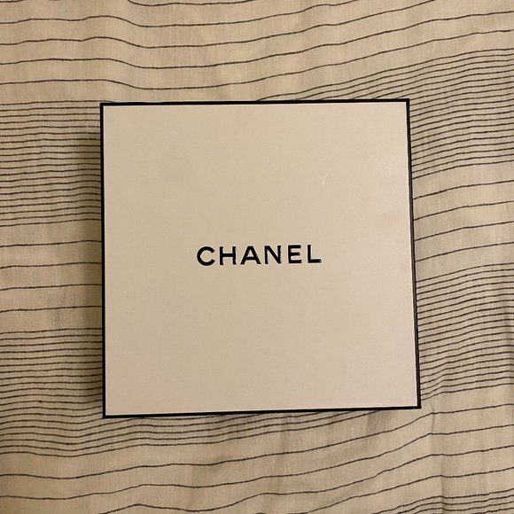 CHANEL - Empty Box, Square - Picture 1 of 6